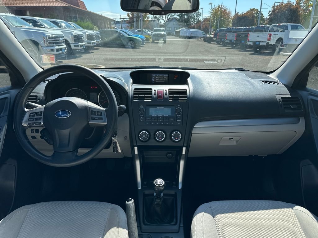 Used 2015 Gray Subaru 2.5i Premium image 19