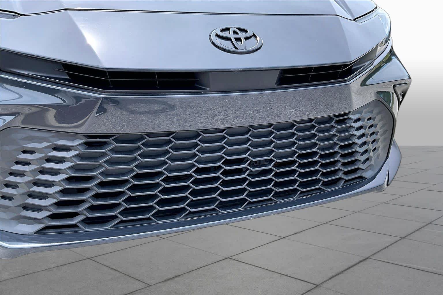 Used 2025 Underground Toyota SE image 30