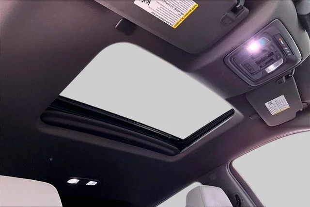 Used 2019 White Chevrolet LTZ image 25
