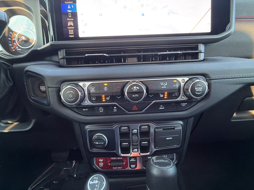 Used 2024 White Jeep Rubicon image 27