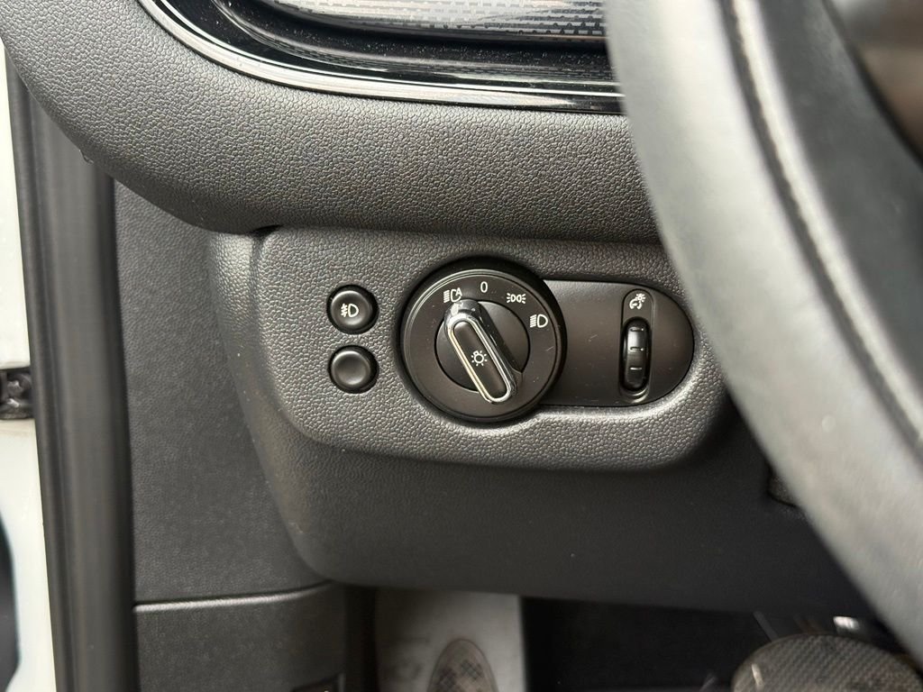 Used 2019  MINI  image 14