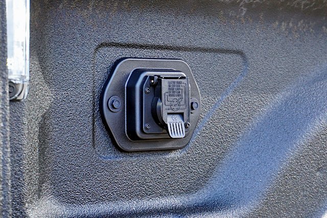 Used 2017 Silver Ram Laramie image 21