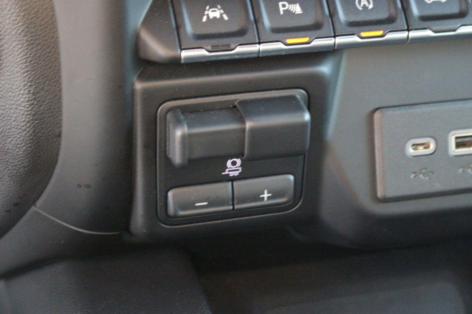 Used 2021 SUMMIT WHITE GMC AT4 image 29