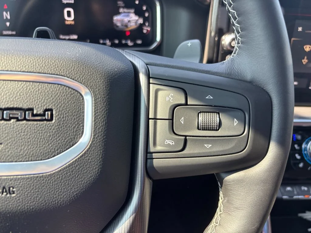 Used 2026 Glacier White Tricoat GMC Denali Ultimate image 33