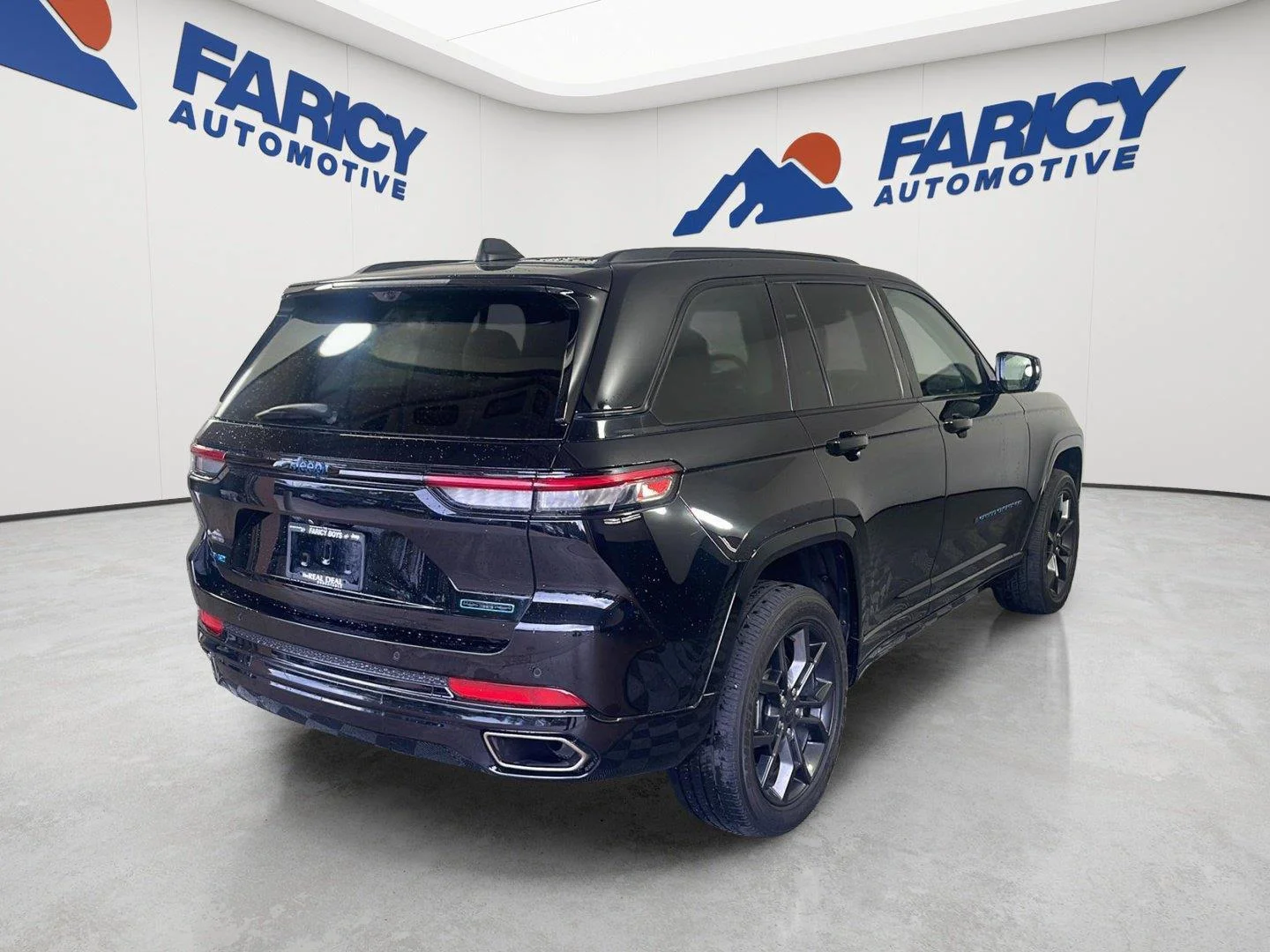 Used 2023 Diamond Black Crystal Pearlcoat Jeep 30th Anniversary image 7