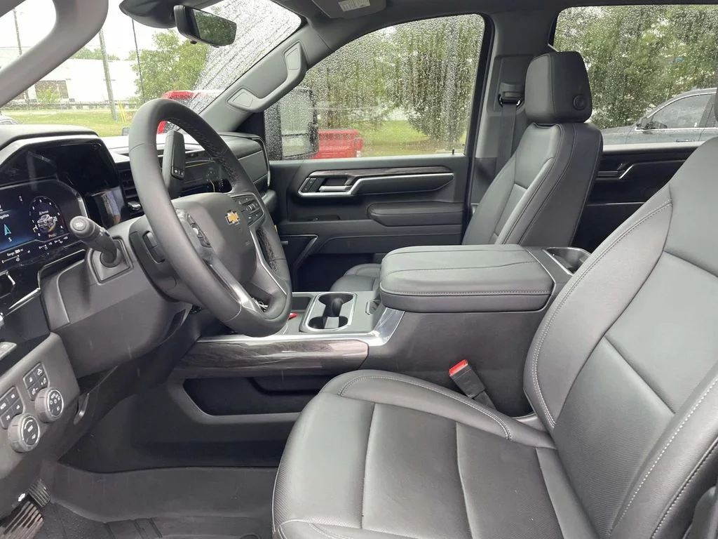 Certified Used 2025 Lakeshore Blue Metallic Chevrolet LTZ image 20