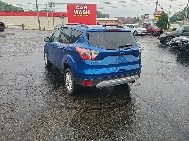 Used 2017 Blue Ford SE image 4
