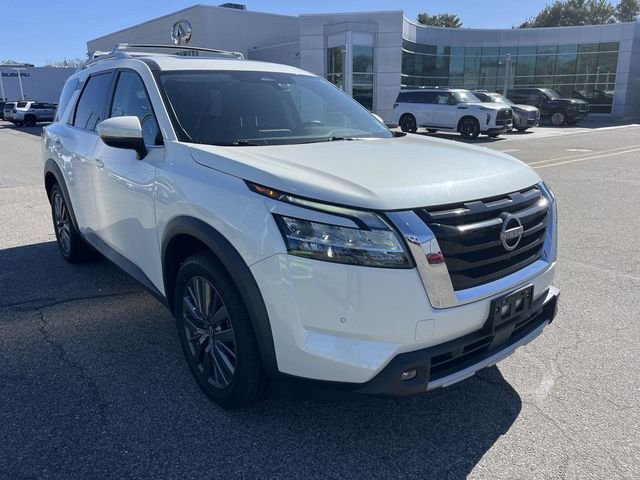 Used 2023 White Nissan SL image 2