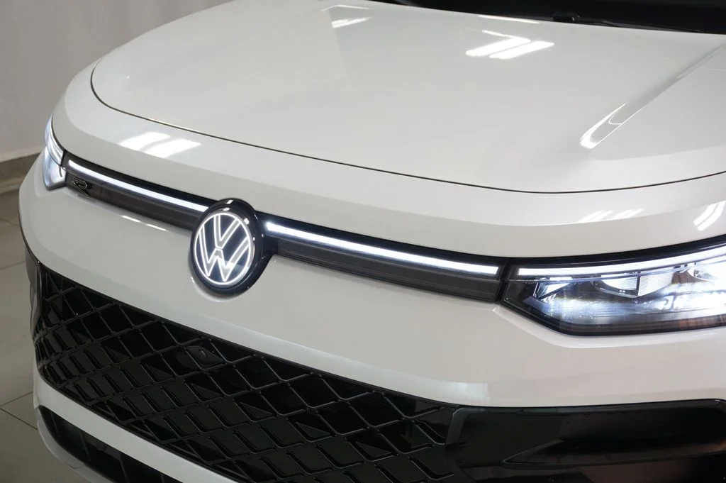 Certified Used 2025 Opal White Pearl Volkswagen 2.0T SEL R-Line image 53