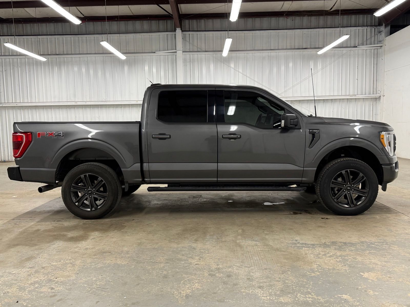 Used 2022 Gray Ford XLT image 7