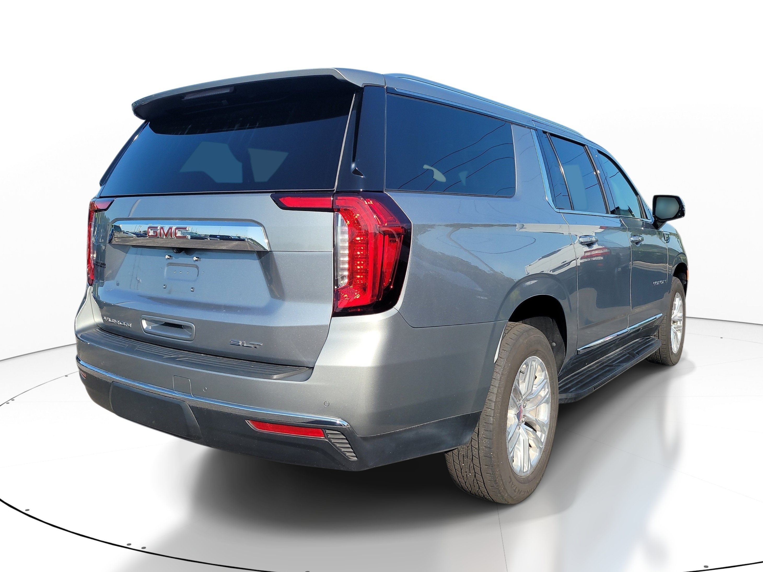 Used 2024 Sterling Metallic GMC SLT image 4