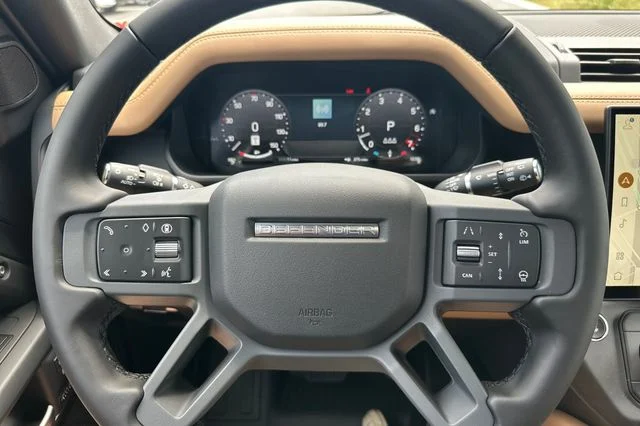 New 2026 Woolstone Green Land Rover X-Dynamic SE image 22