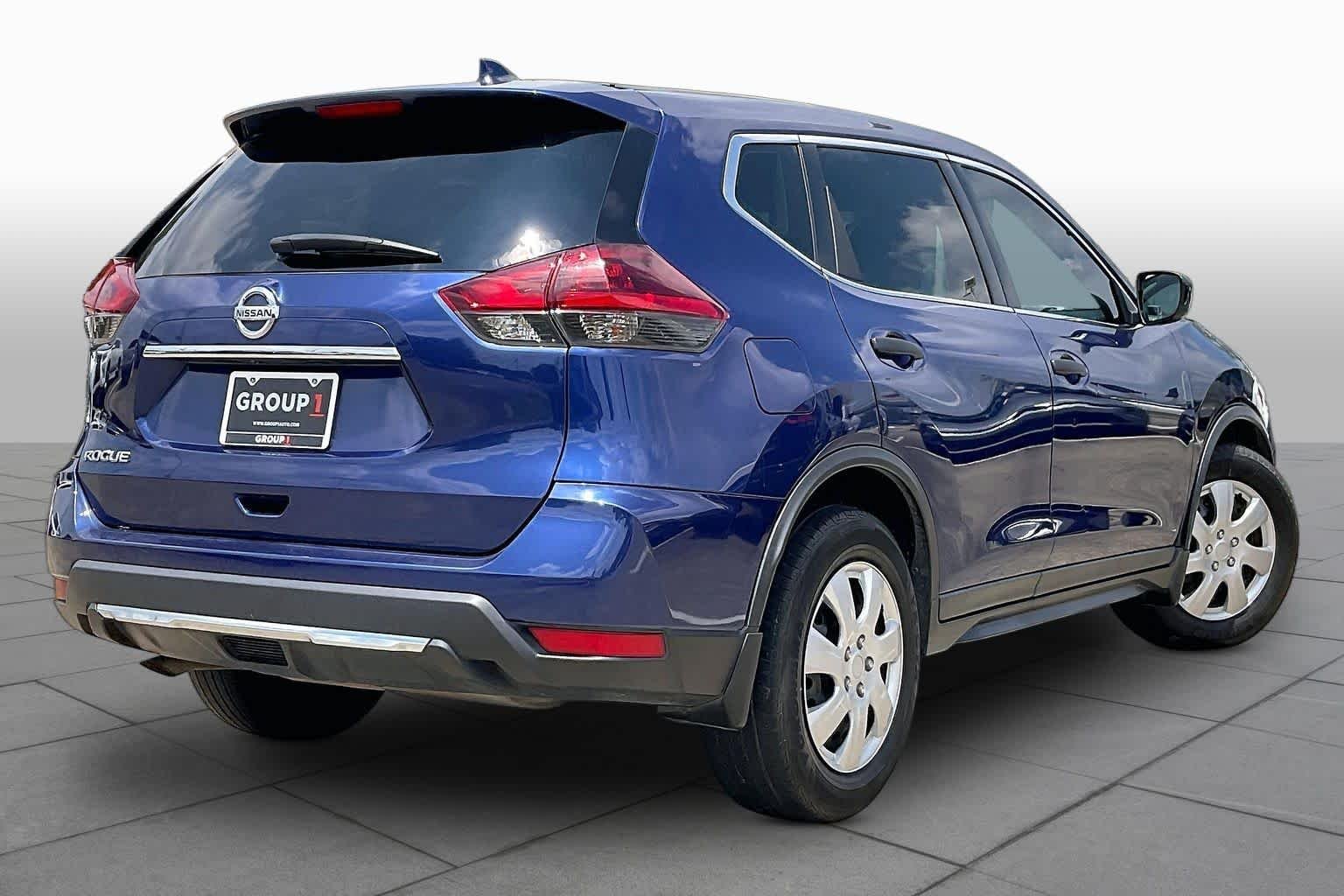Used 2019 Caspian Blue Metallic Nissan S image 11