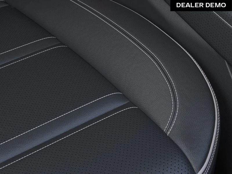 Used 2025  GMC Denali image 21