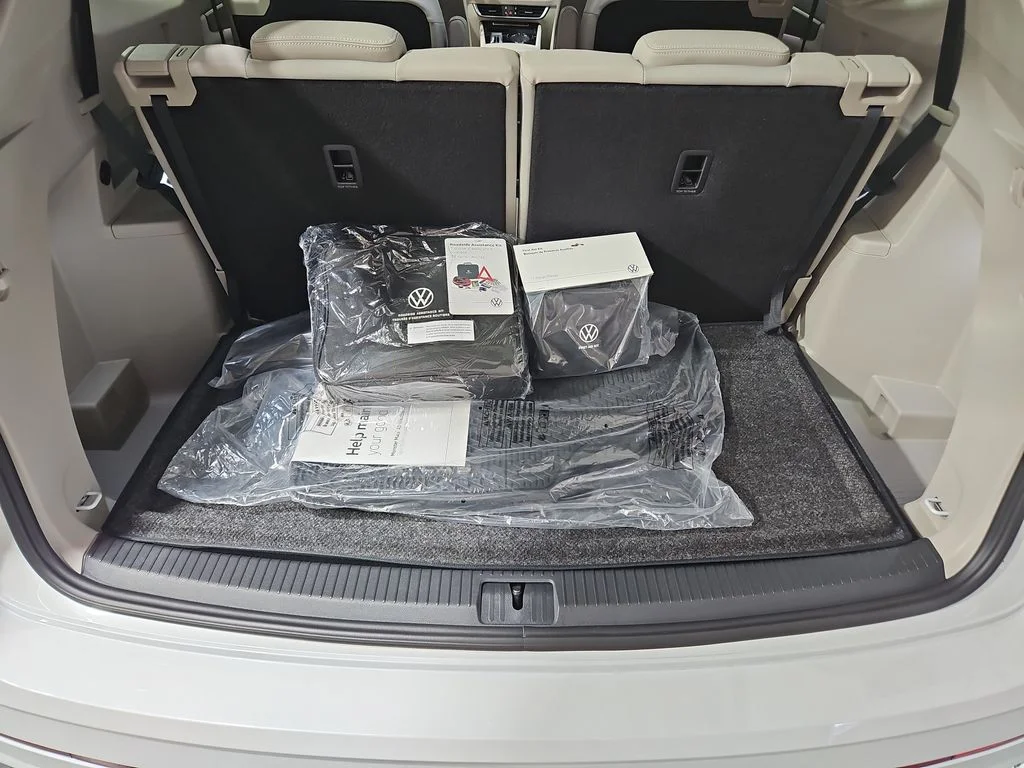 New 2026 White/off-white Volkswagen 2.0T SEL Premium R-Line image 23