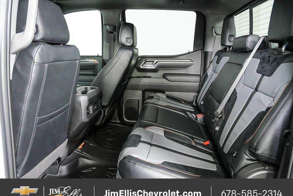 New 2025 Summit White Chevrolet RST image 19