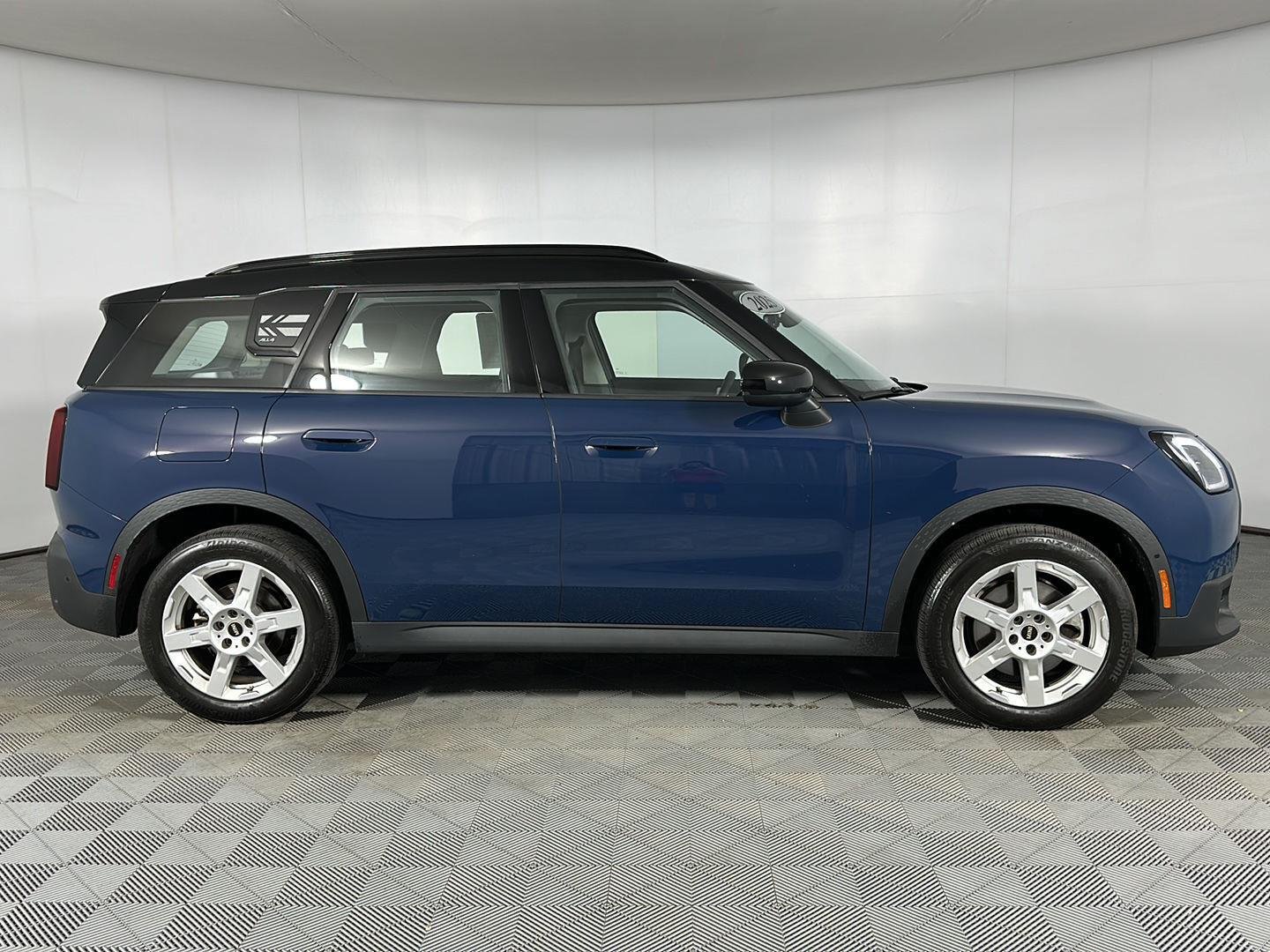 Certified Used 2025 Indigo Sunset Blue Metallic MINI S image 29