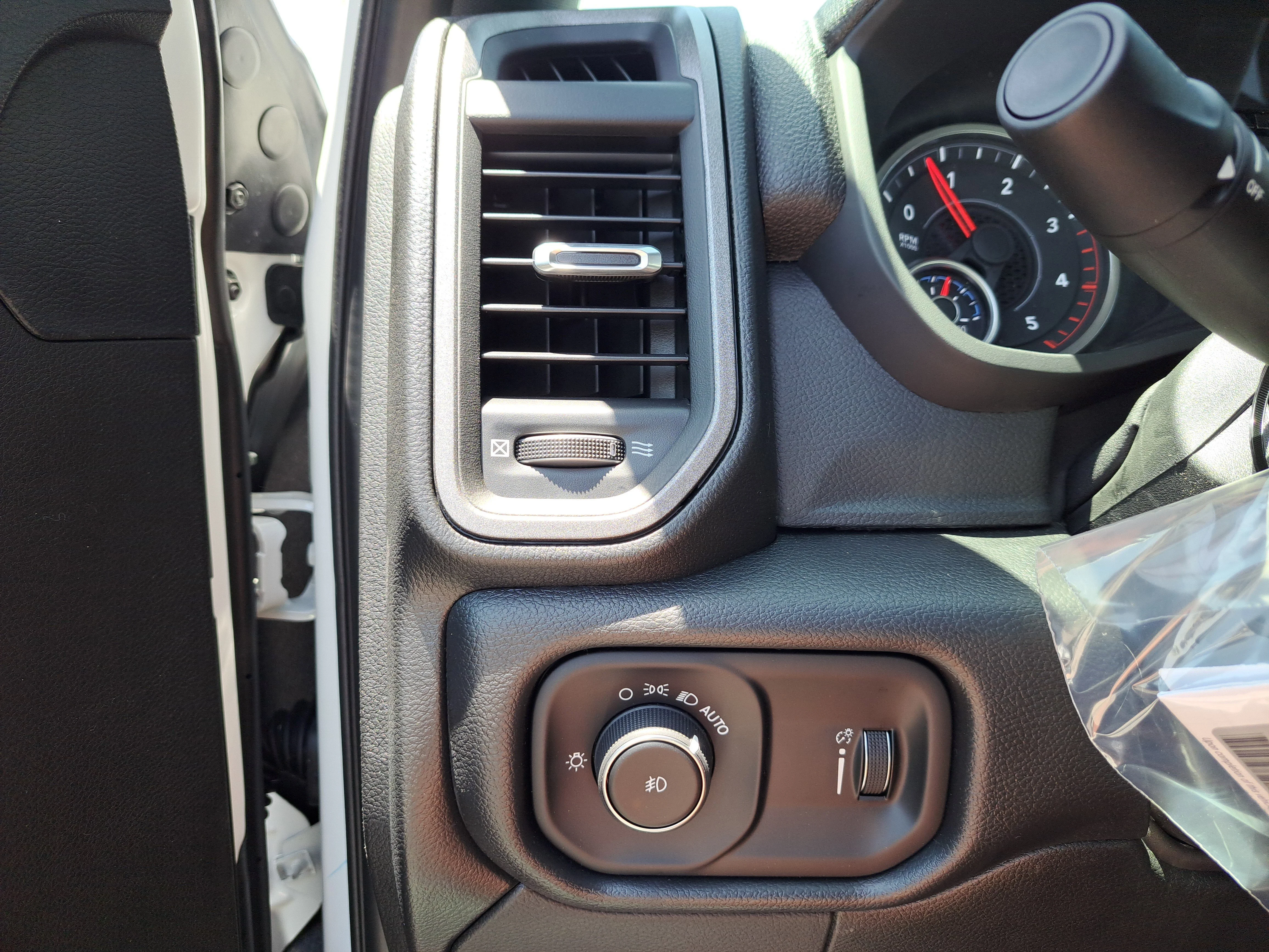 New 2025 Bright White Clearcoat RAM Tradesman image 23