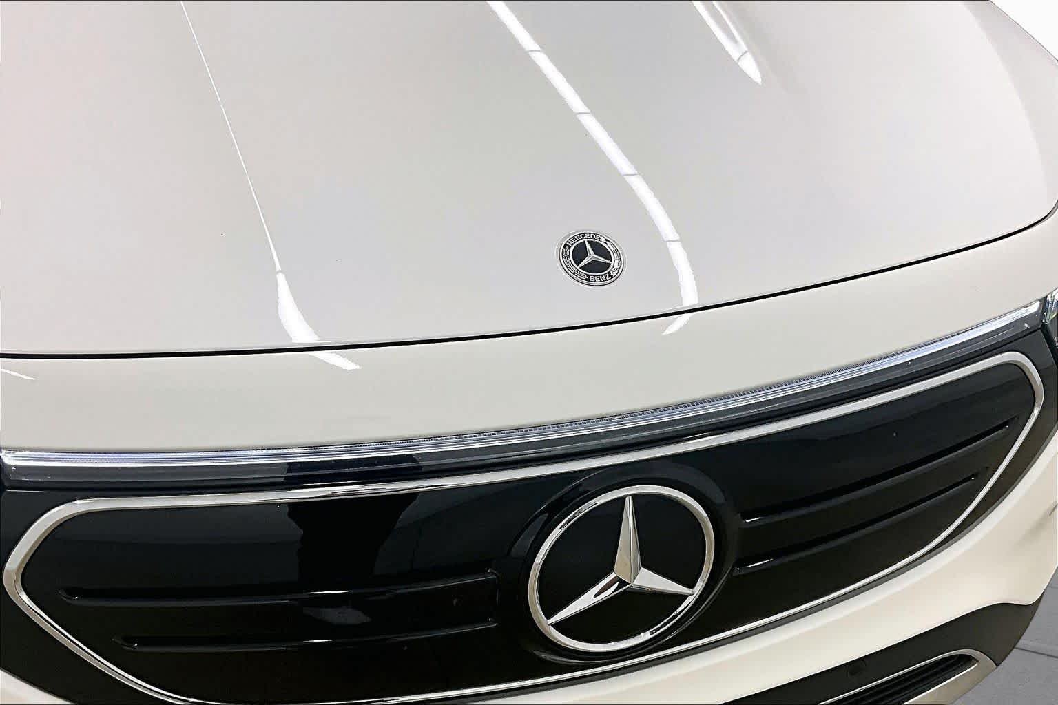 Used 2023 Polar White Mercedes-Benz EQB 350 image 28