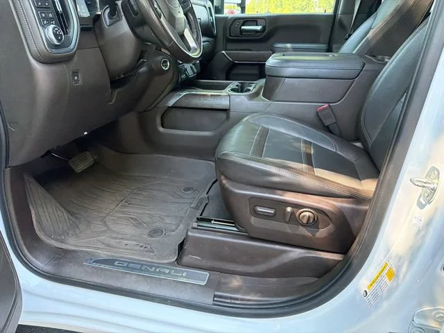 Used 2021 WHITE FROST TRICOAT GMC Denali image 9