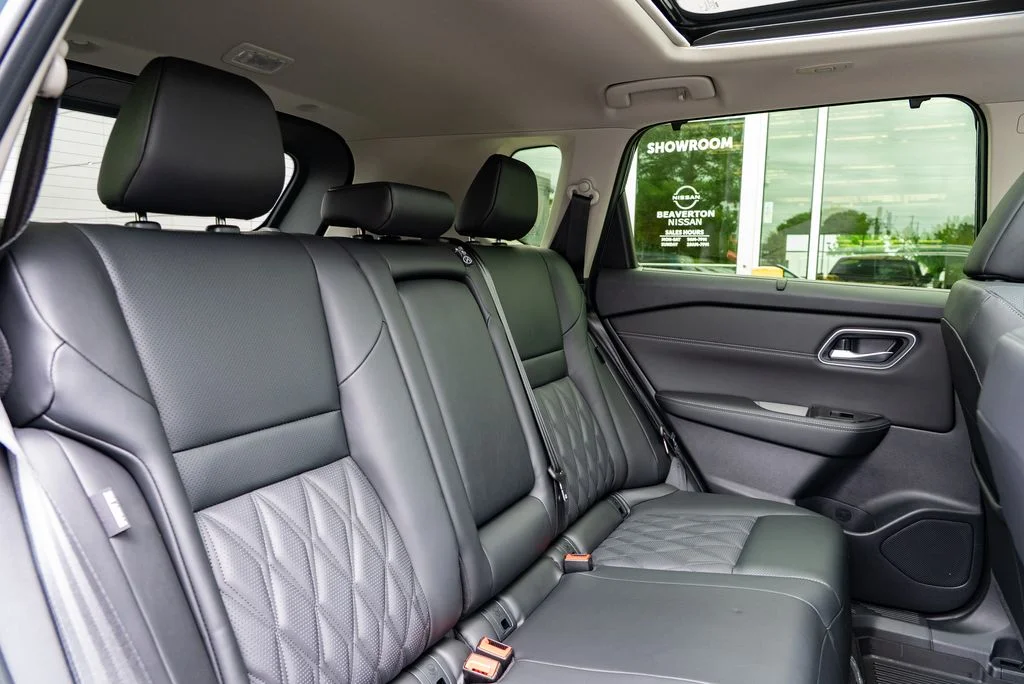 New 2026 Obsidian Green Pearl Nissan Platinum image 25