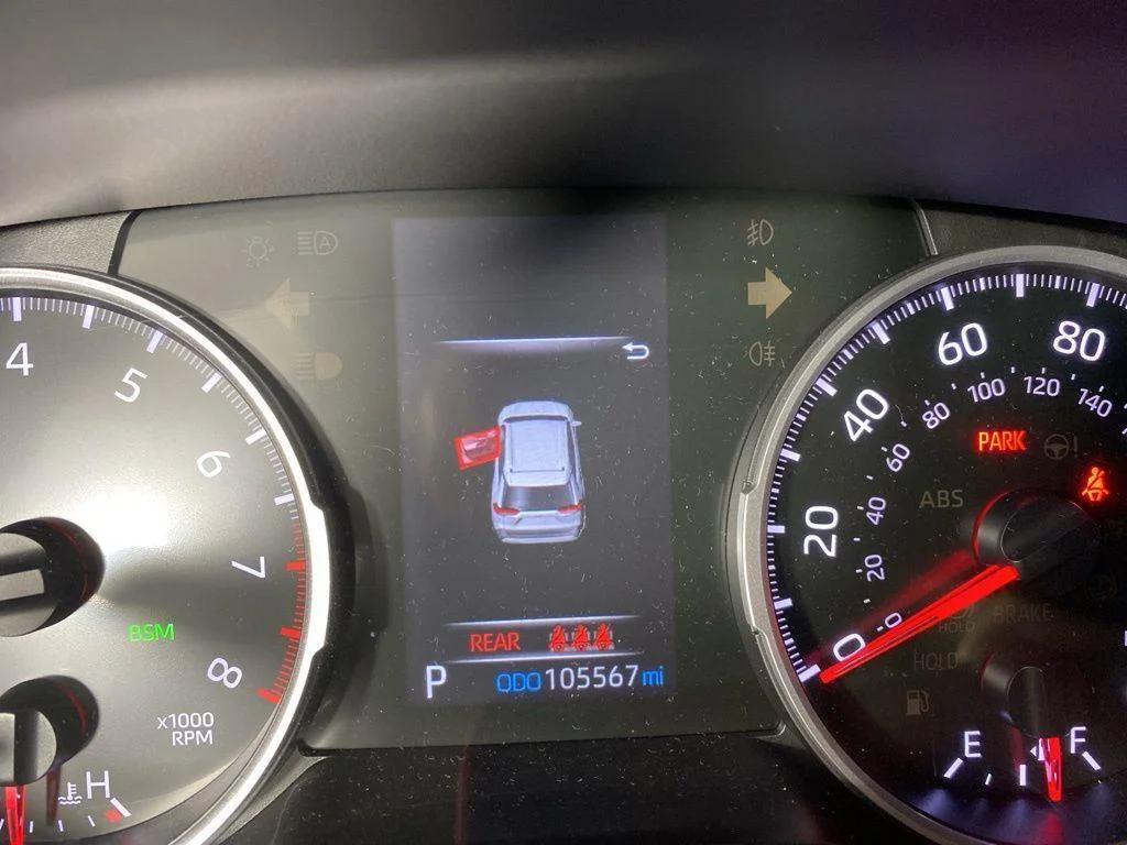 Used 2019 Magnetic Gray Metallic Toyota XLE image 21