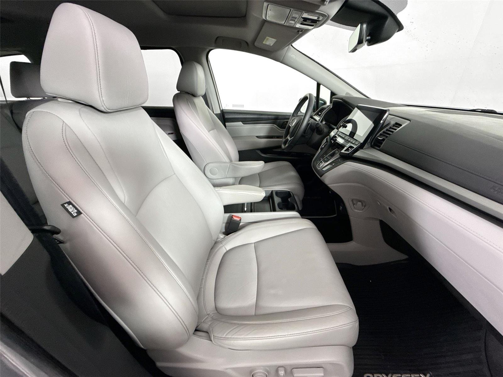Used 2023 Lunar Silver Metallic Honda EX-L image 42