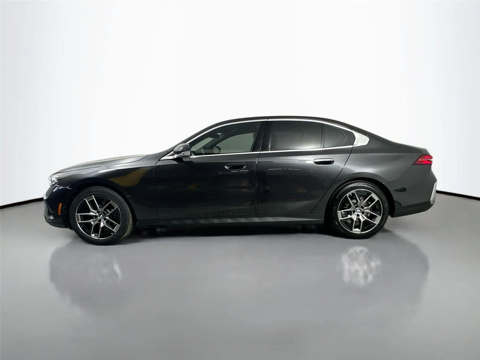 Used 2026 Dark Graphite Metallic BMW 530i xDrive image 31