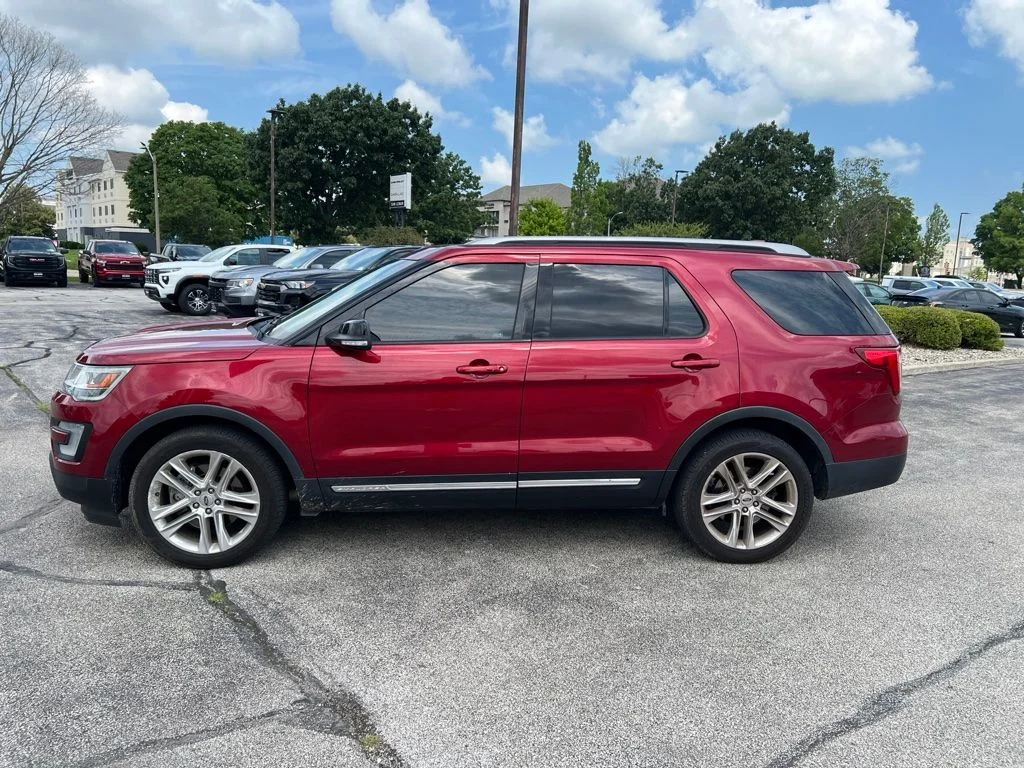 Used 2016 Red Ford XLT image 6
