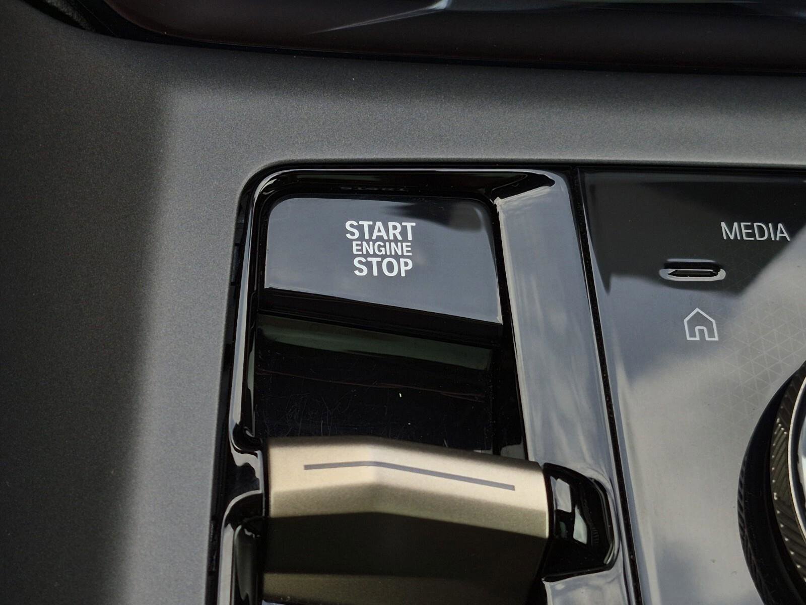 2025 BMW X3 30 - Photo 35