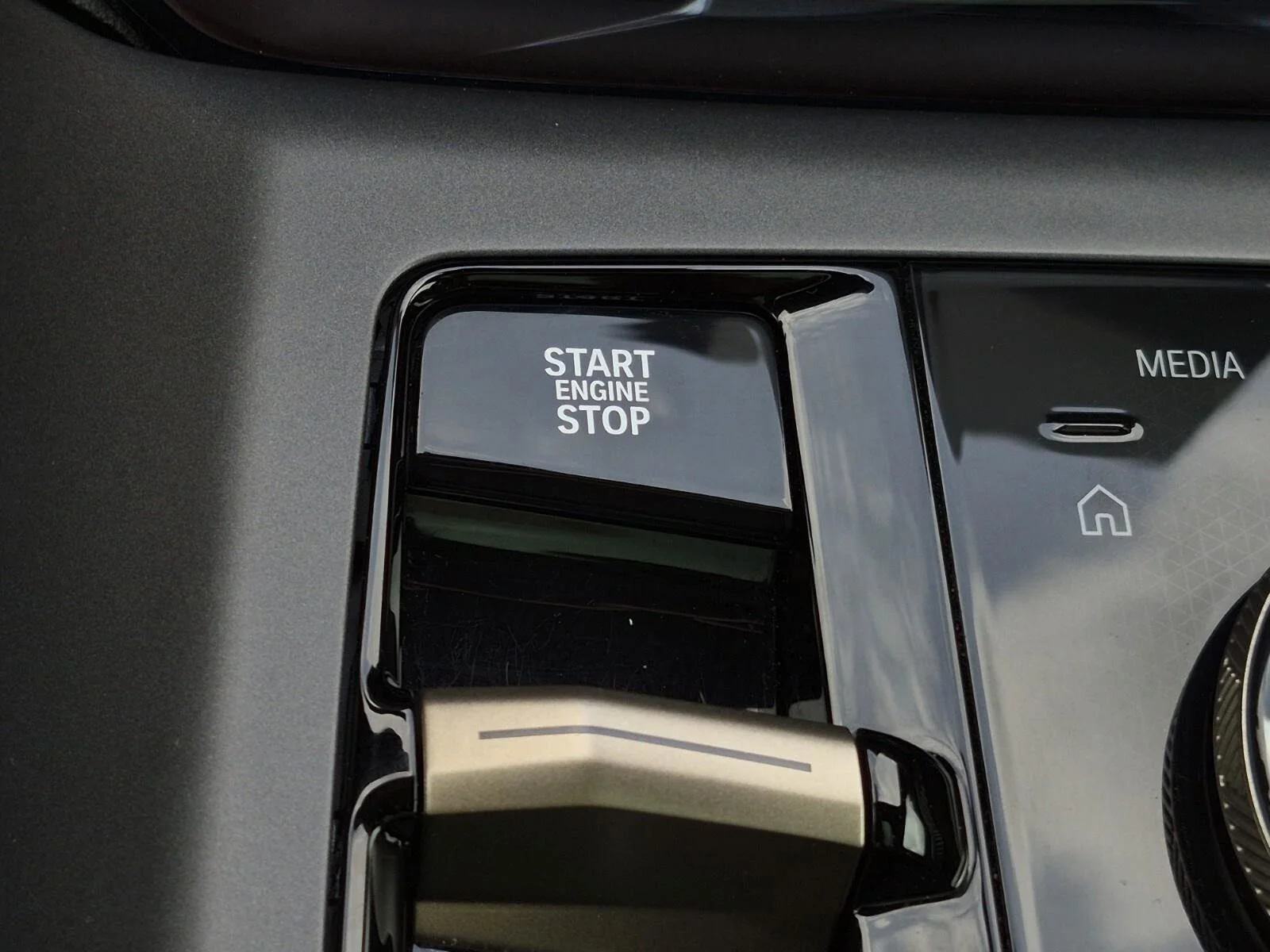 2025 BMW X3 30 - Photo 35