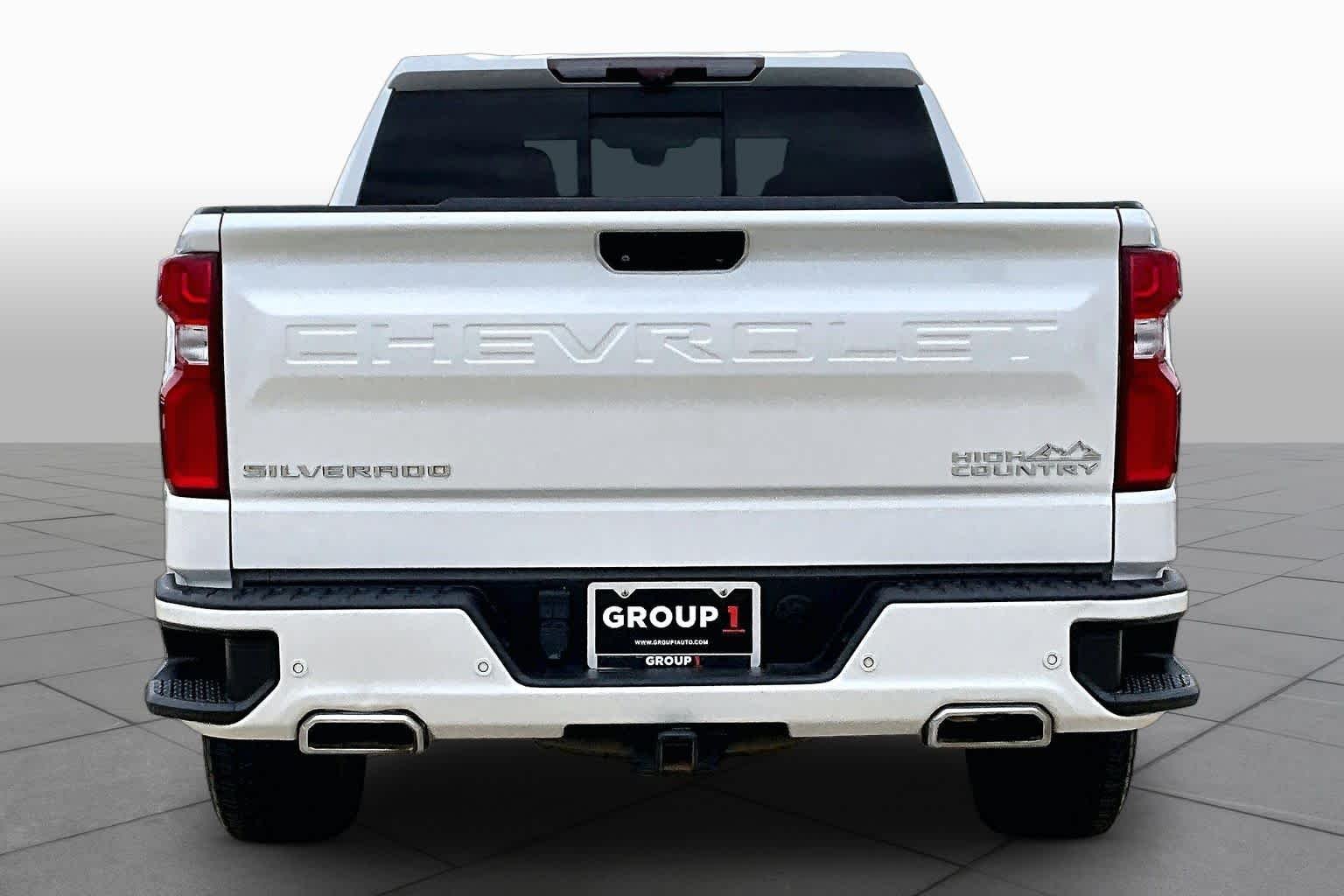 Used 2022 Iridescent Pearl Tricoat Chevrolet High Country image 5