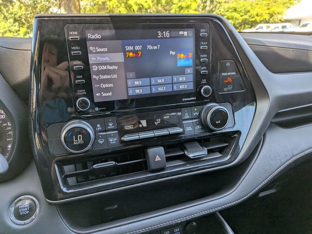 Used 2022 Gray Toyota L image 30