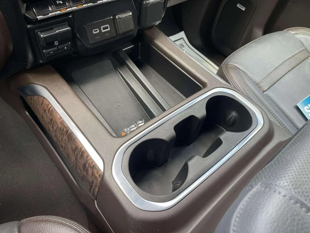 Used 2021 Onyx Black GMC Denali image 16