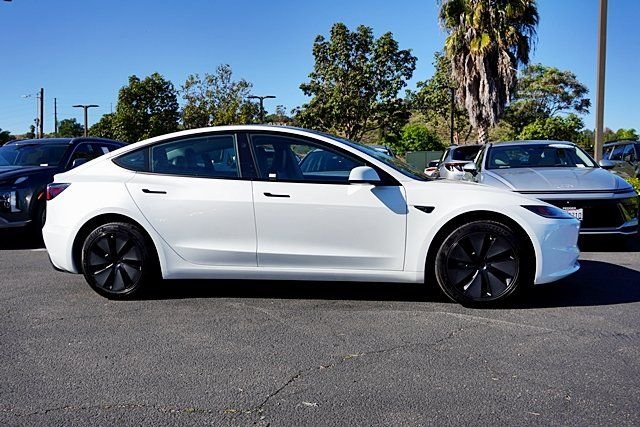 Used 2025  Tesla Long Range image 6