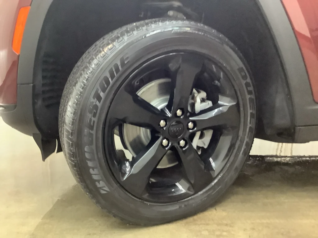 Certified Used 2023 Velvet Red Pearlcoat Jeep Altitude image 28