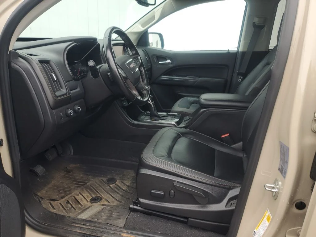 Used 2022 Beige GMC AT4 w/Leather image 12