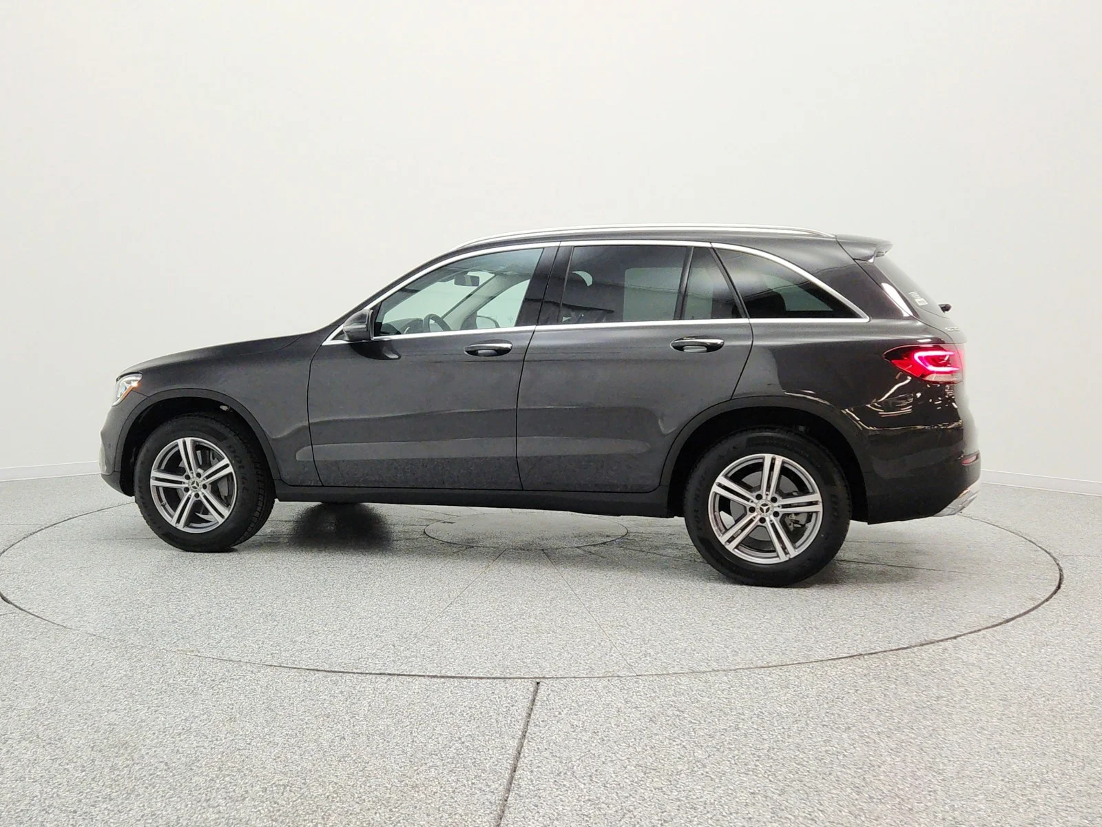 Used 2022 Graphite Grey Metallic Mercedes-Benz GLC 300 SUV image 8