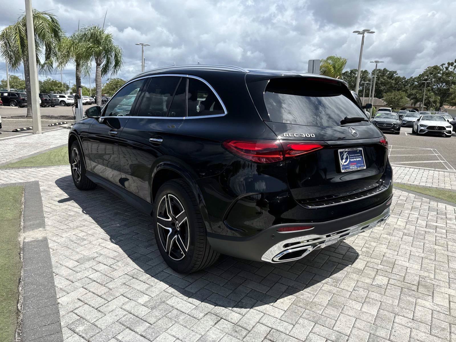 New 2026 Black Mercedes-Benz 300 SUV image 4