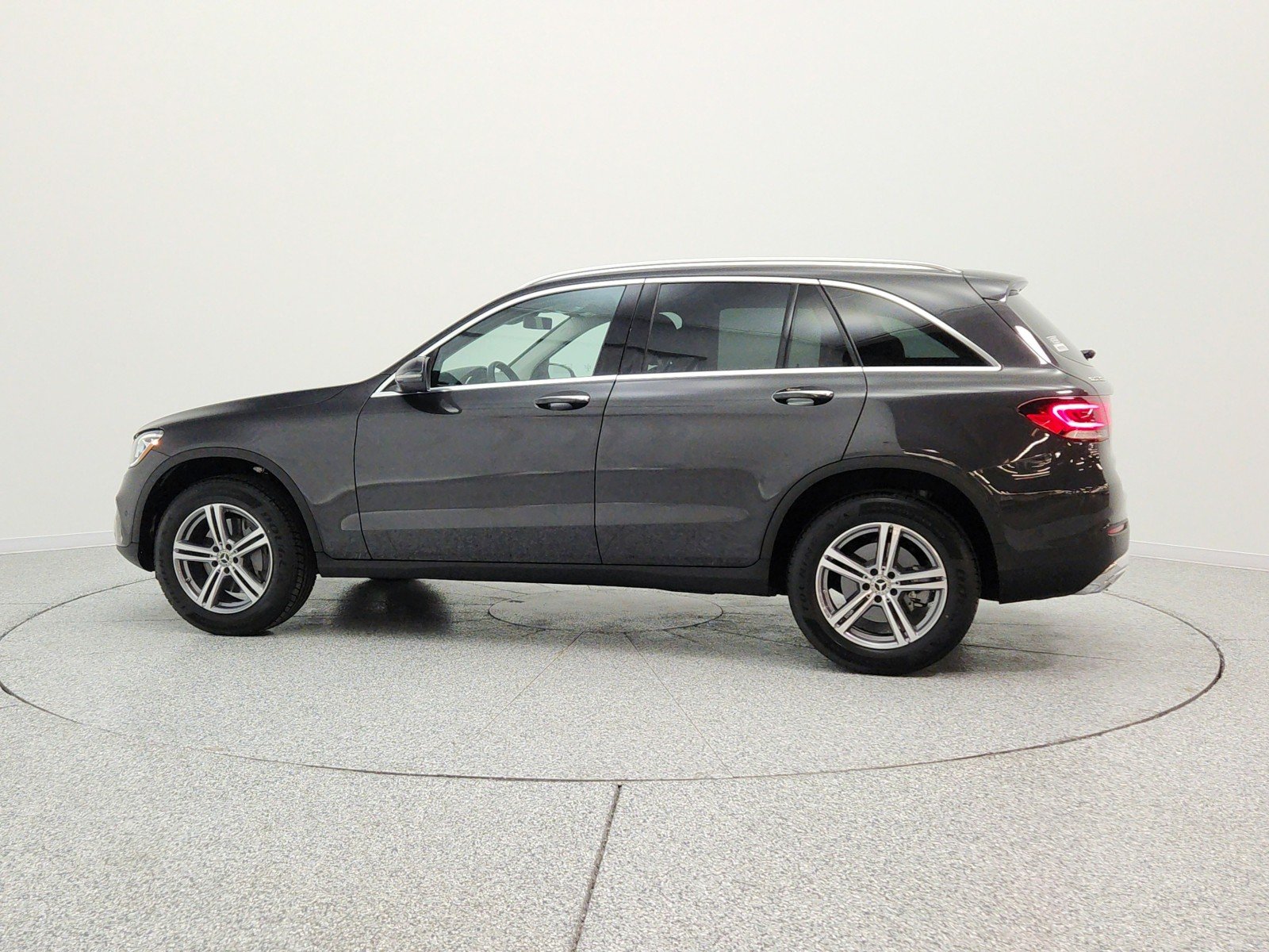 Used 2022 Graphite Grey Metallic Mercedes-Benz GLC 300 SUV image 8