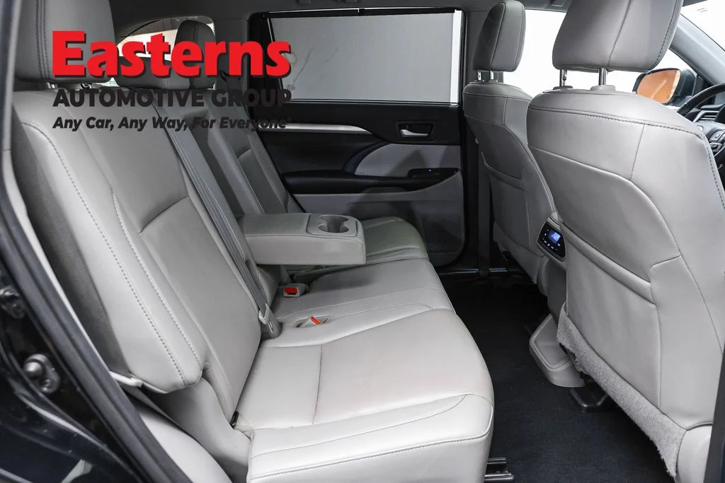 Used 2019 Black Toyota XLE image 24