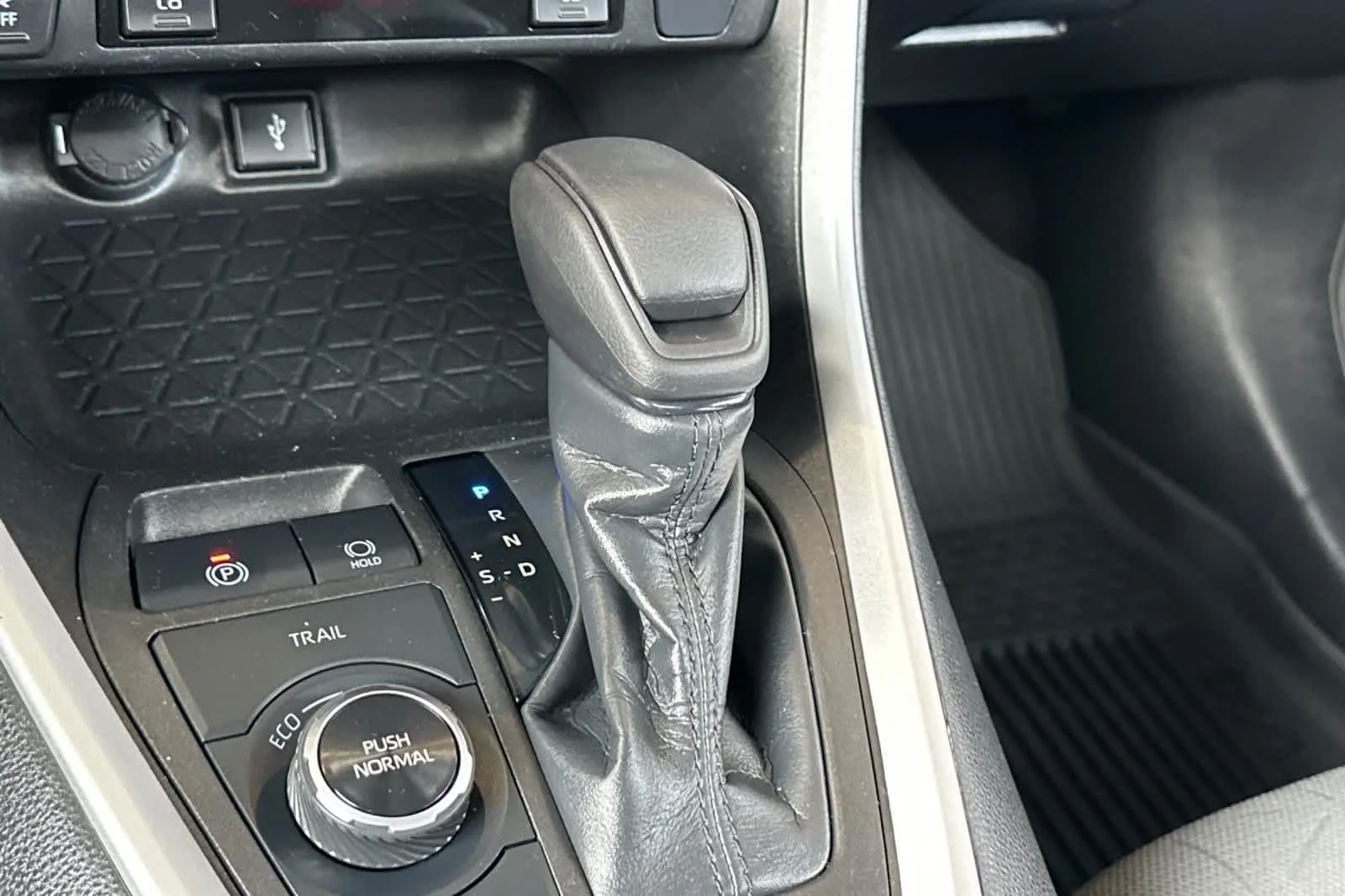 Used 2021 Magnetic Gray Metallic Toyota Hybrid XLE image 21
