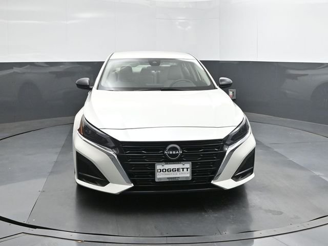 Used 2025 White Nissan 2.5 SV image 22