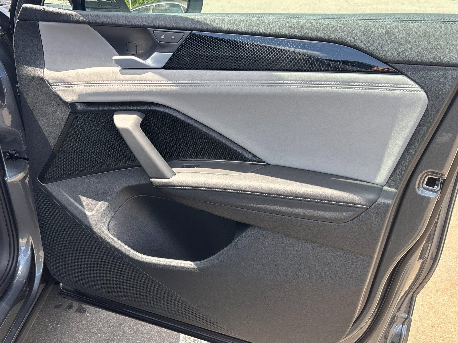 New 2026 Platinum Gray Metallic Volkswagen SE R-Line Black image 38