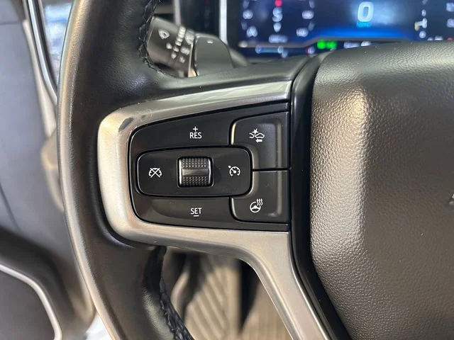 Used 2025 Summit White Chevrolet LT image 8