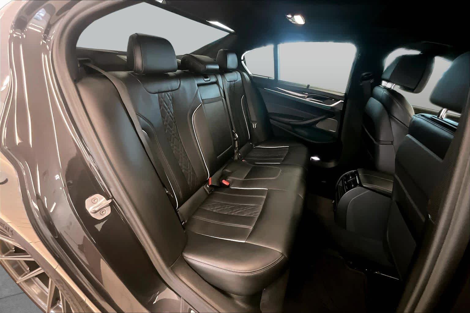 Used 2019 Dark Graphite Metallic BMW M550i xDrive image 19
