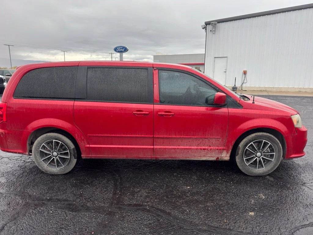 Used 2015 Red Dodge R/T image 2