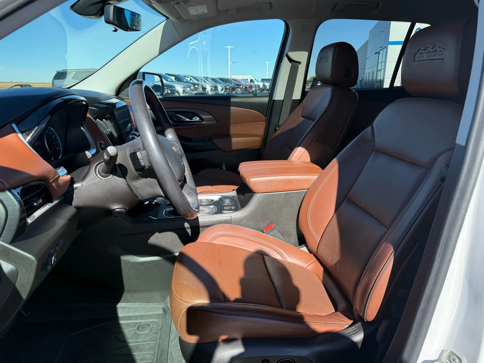 Used 2021 IRIDESCENT PEARL TRICOAT Chevrolet High Country image 12