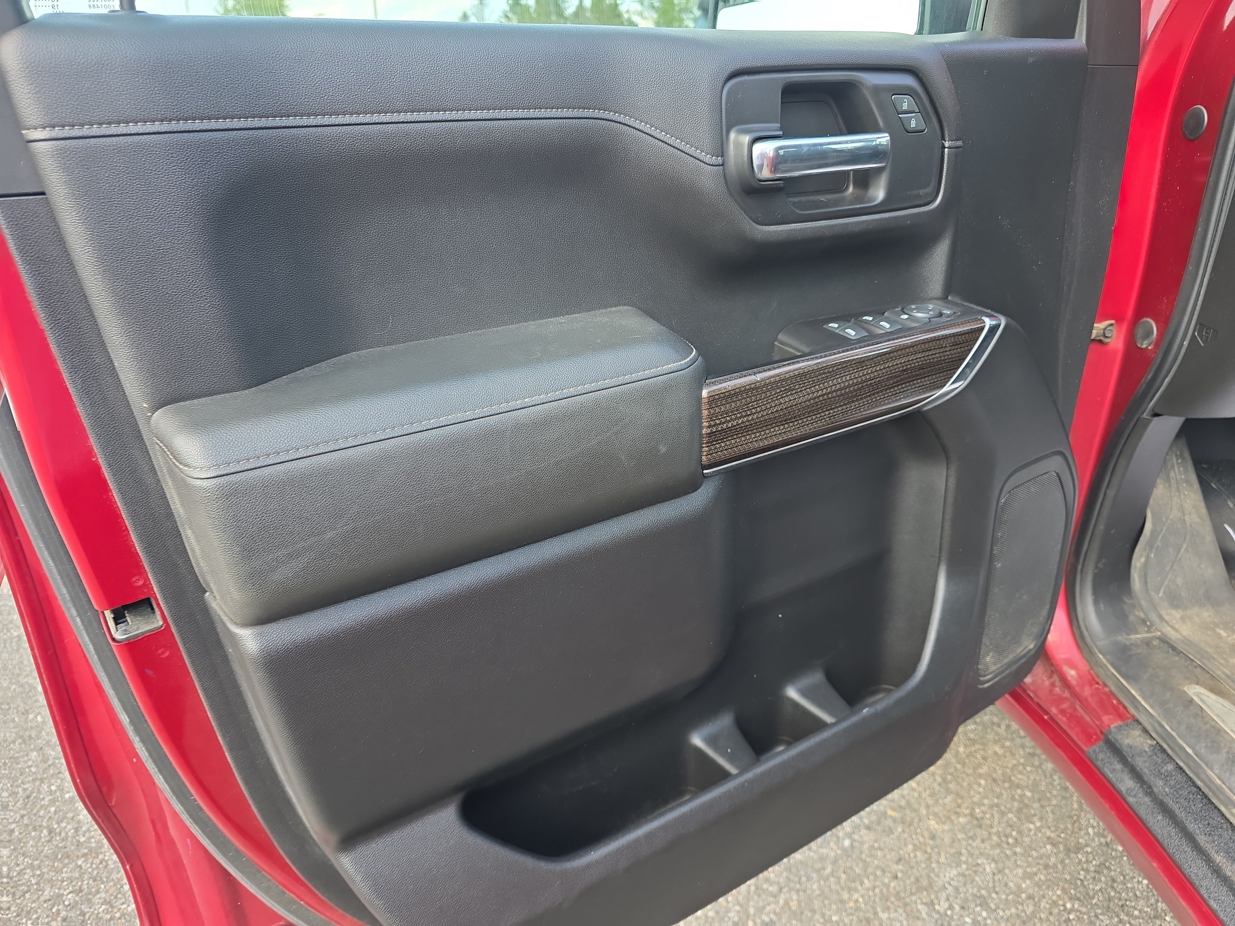 Used 2020 Cajun Red Tintcoat Chevrolet LT image 9
