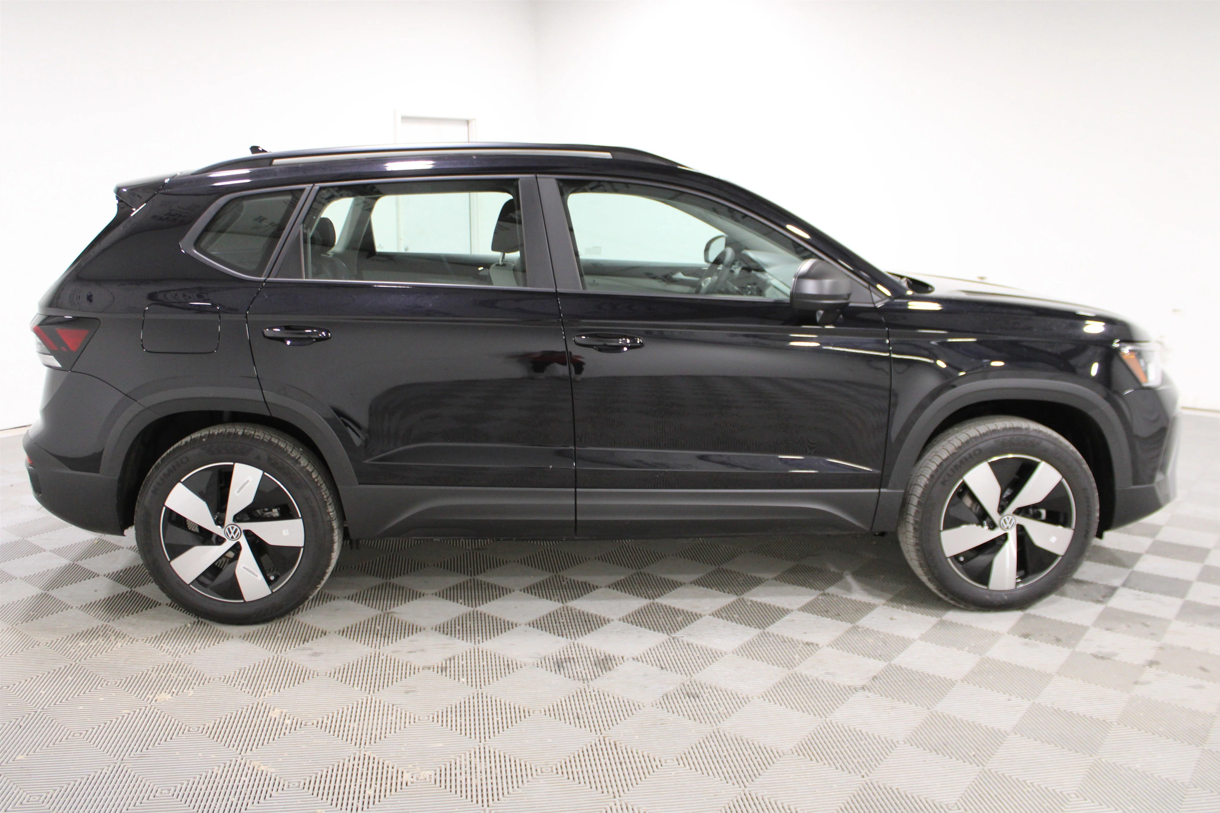 2025 Volkswagen Taos S - Photo 24